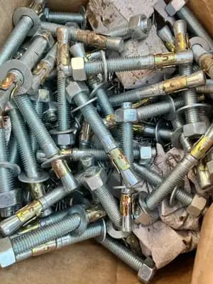 Pernos de anclaje reciclados resistentes de diferentes tamaños en Panamericana Norte 17110, Lampa, Región Metropolitana - KONSTANDER