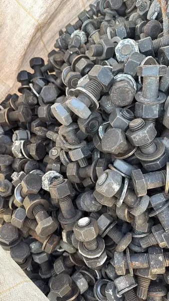 Pernos con tuercas reciclados económicos para construcción en Panamericana Norte 17110, Lampa, Región Metropolitana - KONSTANDER