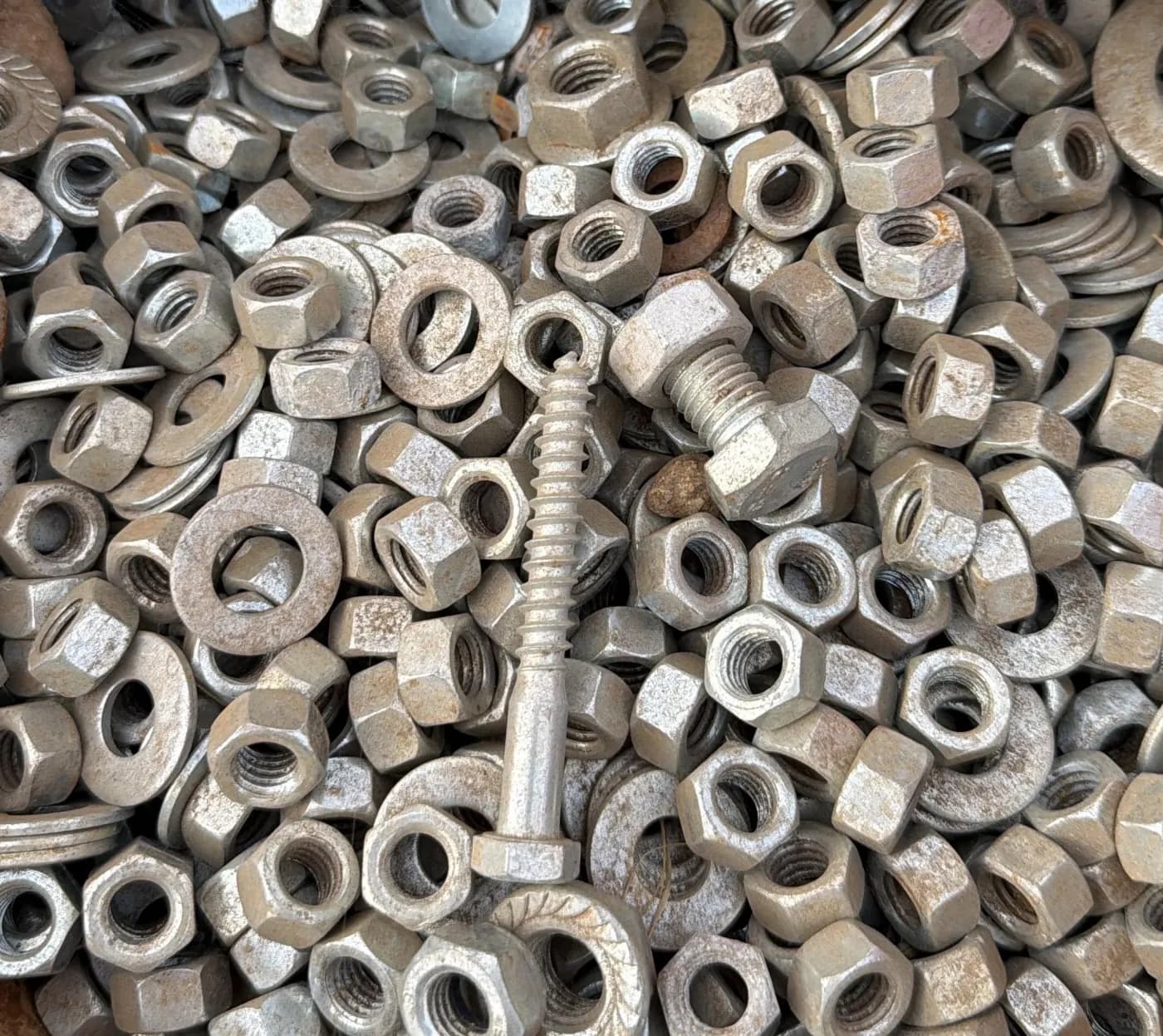 Materiales metálicos usados para construcción disponibles en KONSTANDER Lampa - foto 6