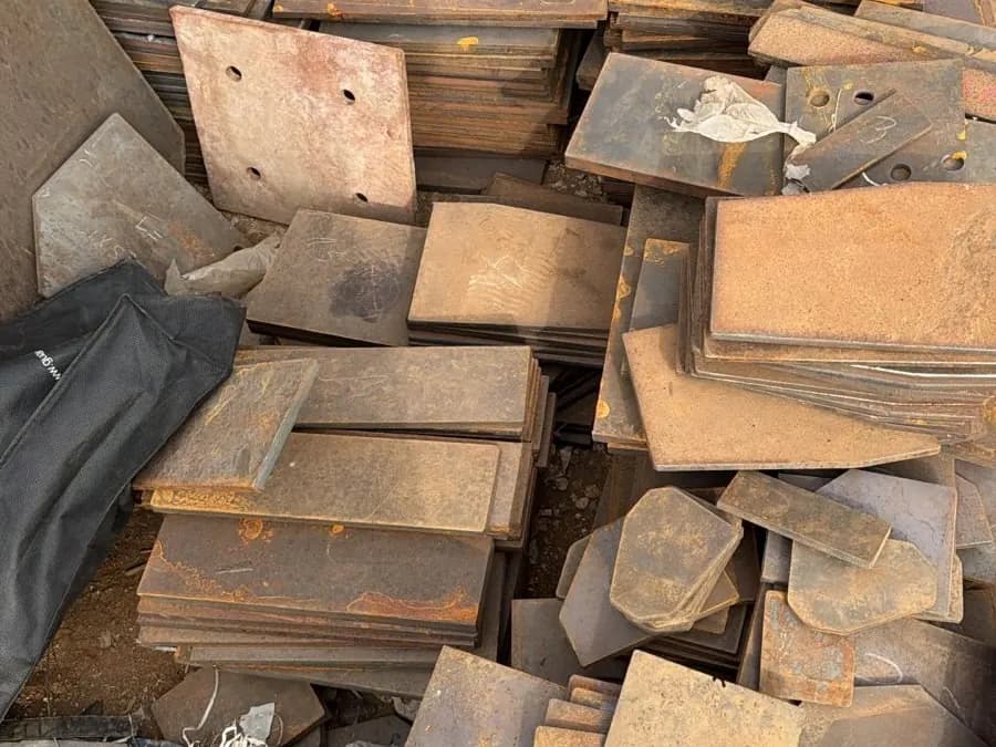 Materiales metálicos usados para construcción disponibles en KONSTANDER Lampa - foto 18