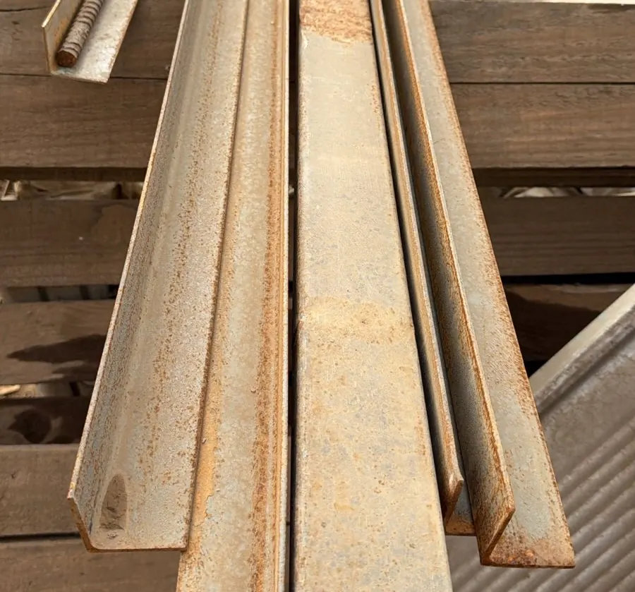 Materiales metálicos usados para construcción disponibles en KONSTANDER Lampa - foto 22